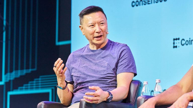 moneygram-s-ceo-says-blockchain-works-best-when-customers-don-t-know-it-s-there